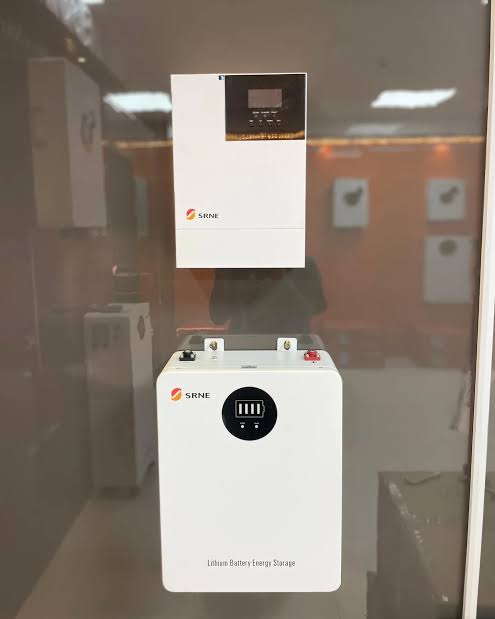 2.4kW  Solar Power System with a Lithium Battery